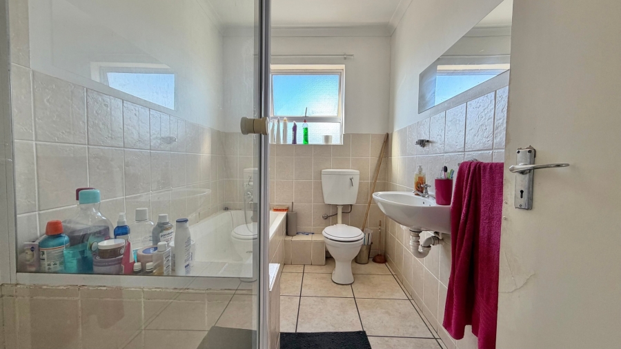 2 Bedroom Property for Sale in Guldenland Western Cape